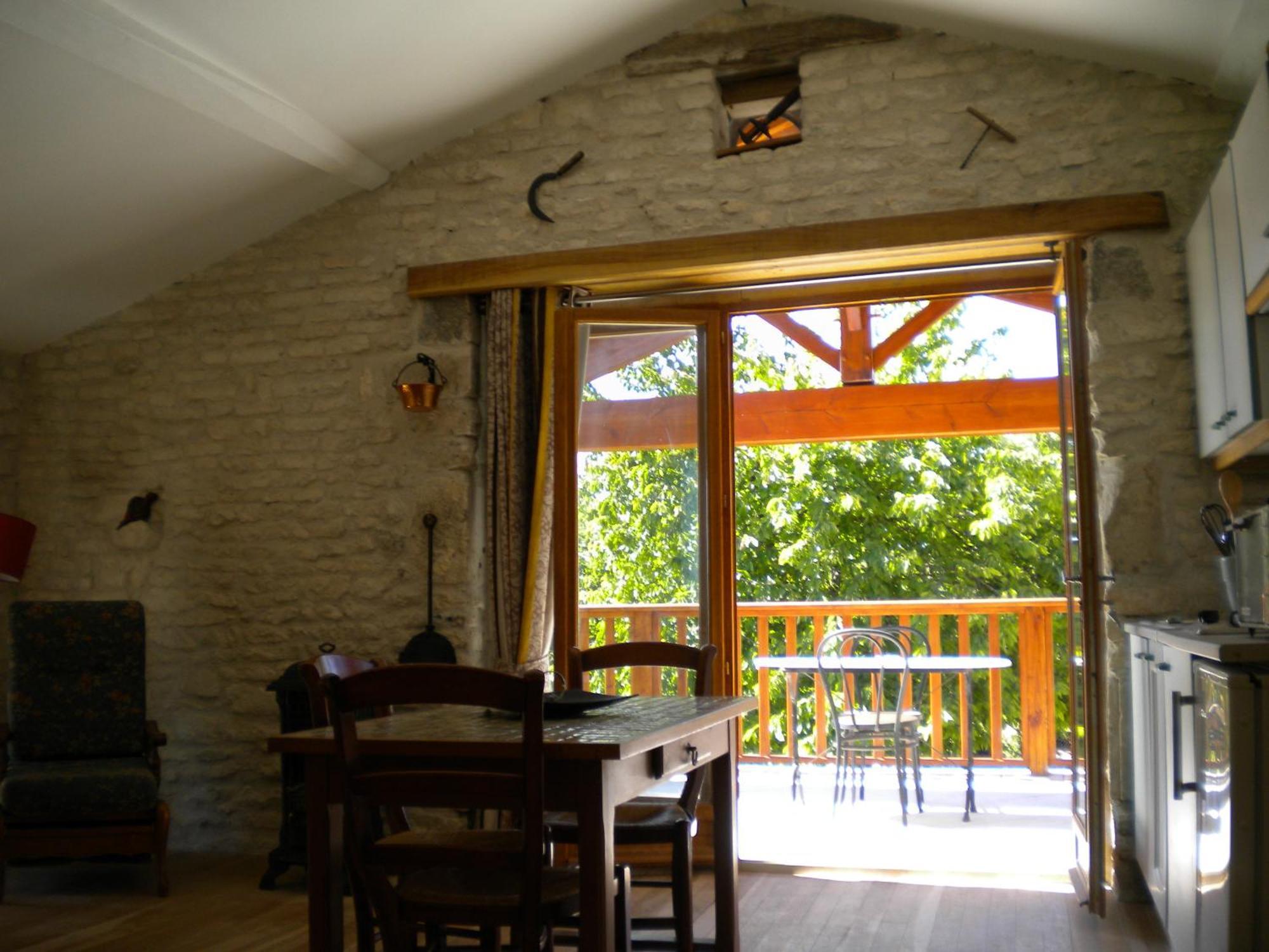 Appartement Au col de Cygne à Blanzac-les-Matha Extérieur photo