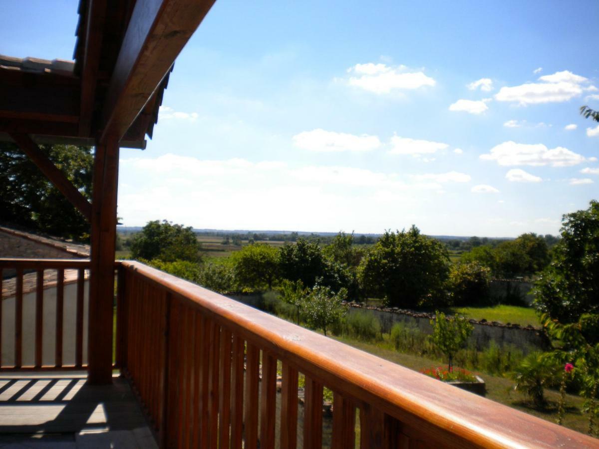 Appartement Au col de Cygne à Blanzac-les-Matha Extérieur photo