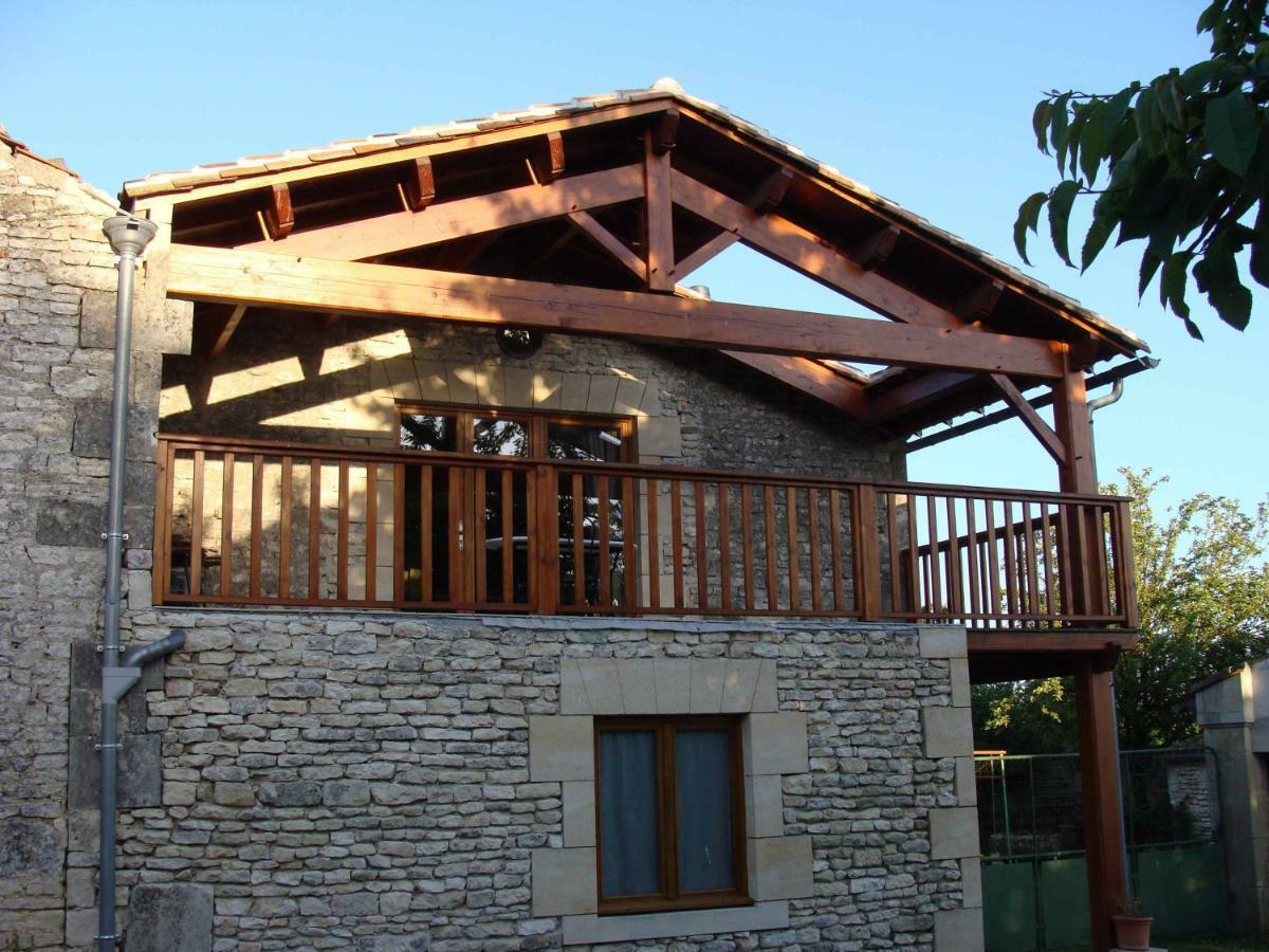 Appartement Au col de Cygne à Blanzac-les-Matha Extérieur photo